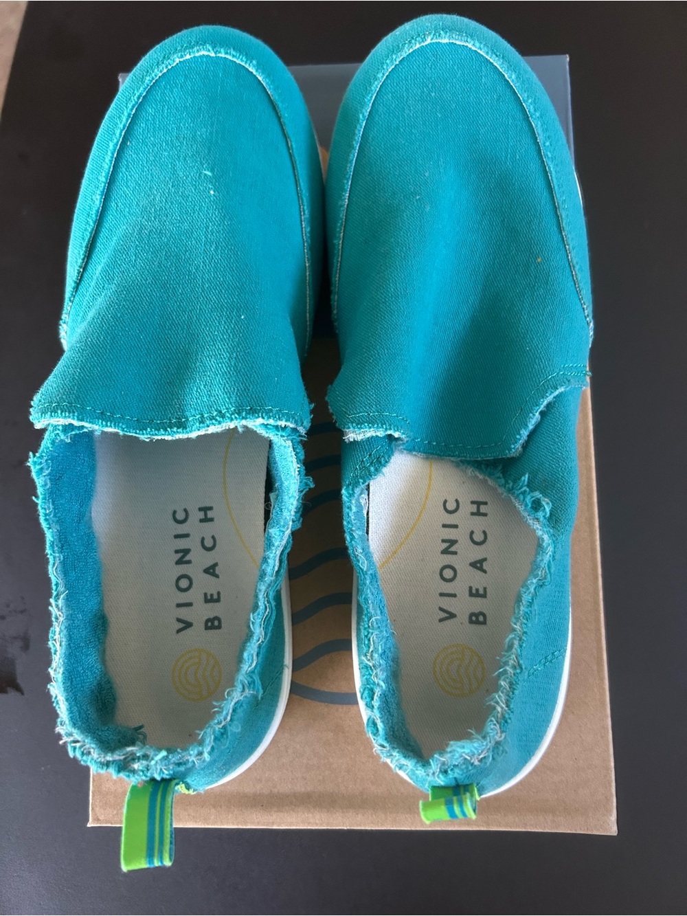 Vionic Beach  Malibu Slip On Casual Comfort Shoes Orthotic Insole. Size 9 Aqua